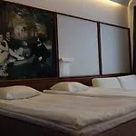Royal 3*